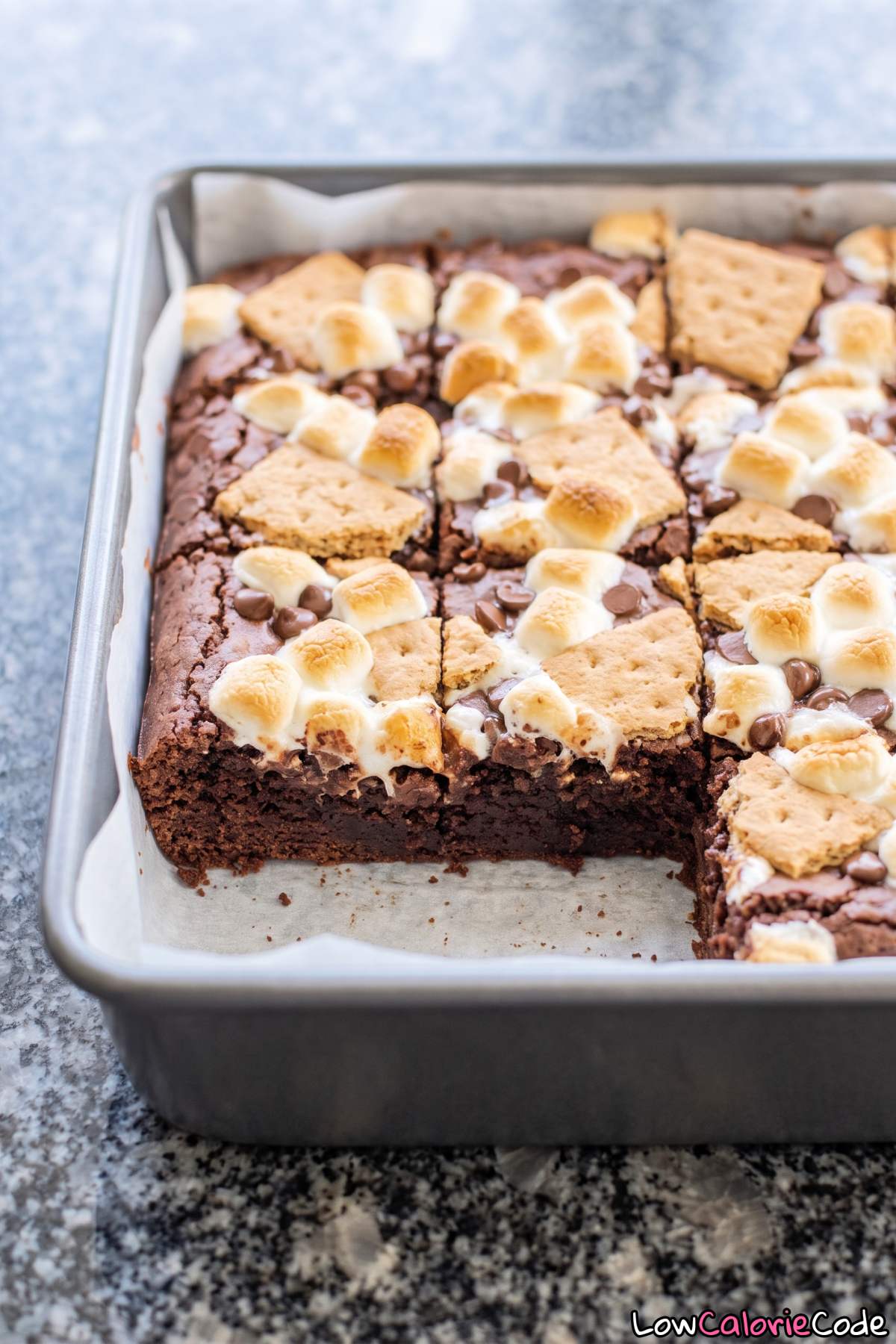 Low calorie chocolate s'mores brownies